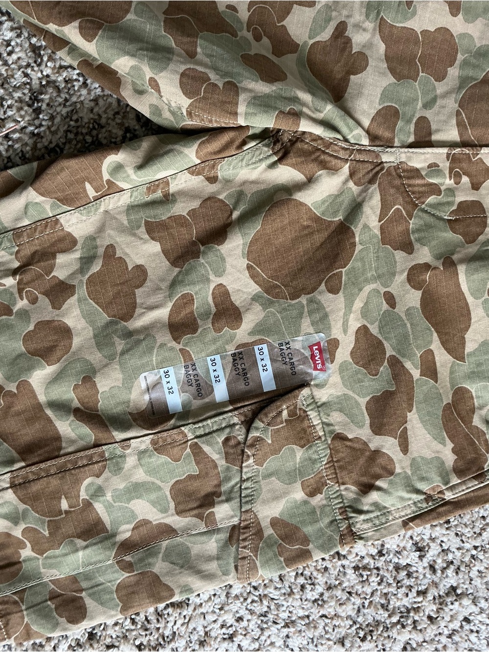 Levi's Camo Cargo Shorts in Brown and Green - Picture 10 of 10